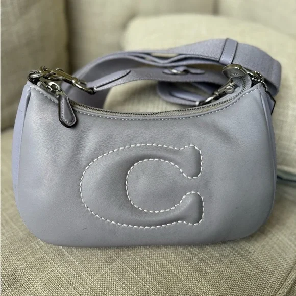 Coach Teri crossbody Bag puffy and quilted lilac leather - Picture 1 of 17
